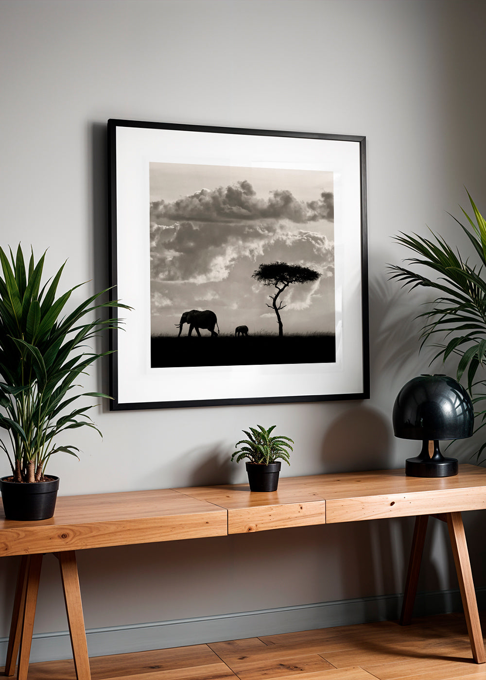Silhouettes of Mara - Mario Moreno