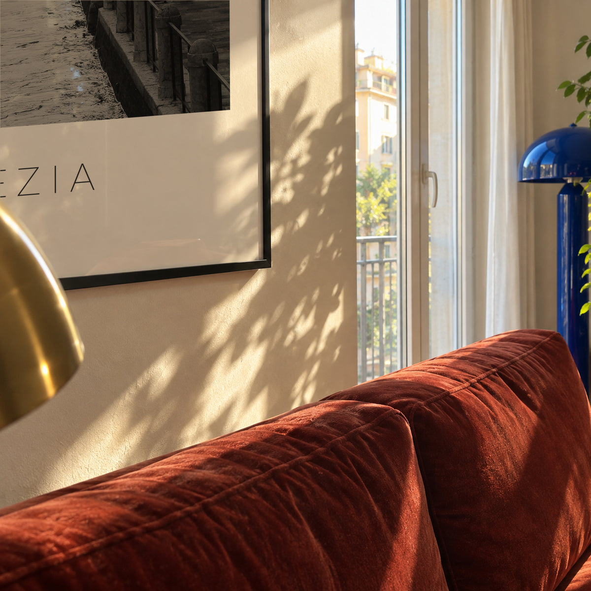 Venezia canal - Framed poster in an interior