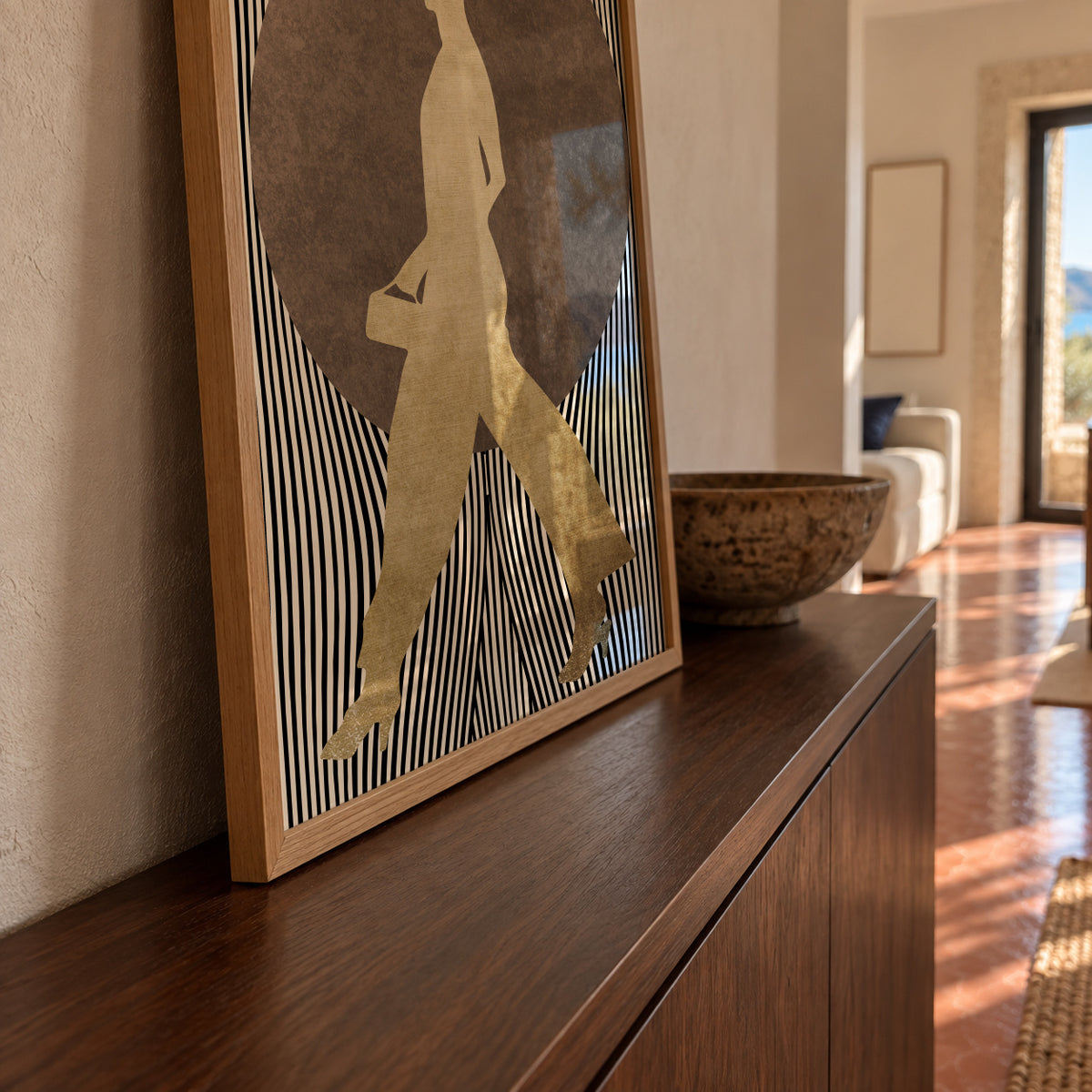 La madame noir - Framed poster in an interior