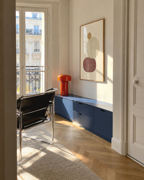 Pebbles N3 - Framed poster in an interior