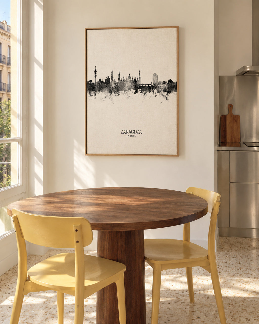 Zaragoza Skyline en blanco y negro - Framed canvas in an interior