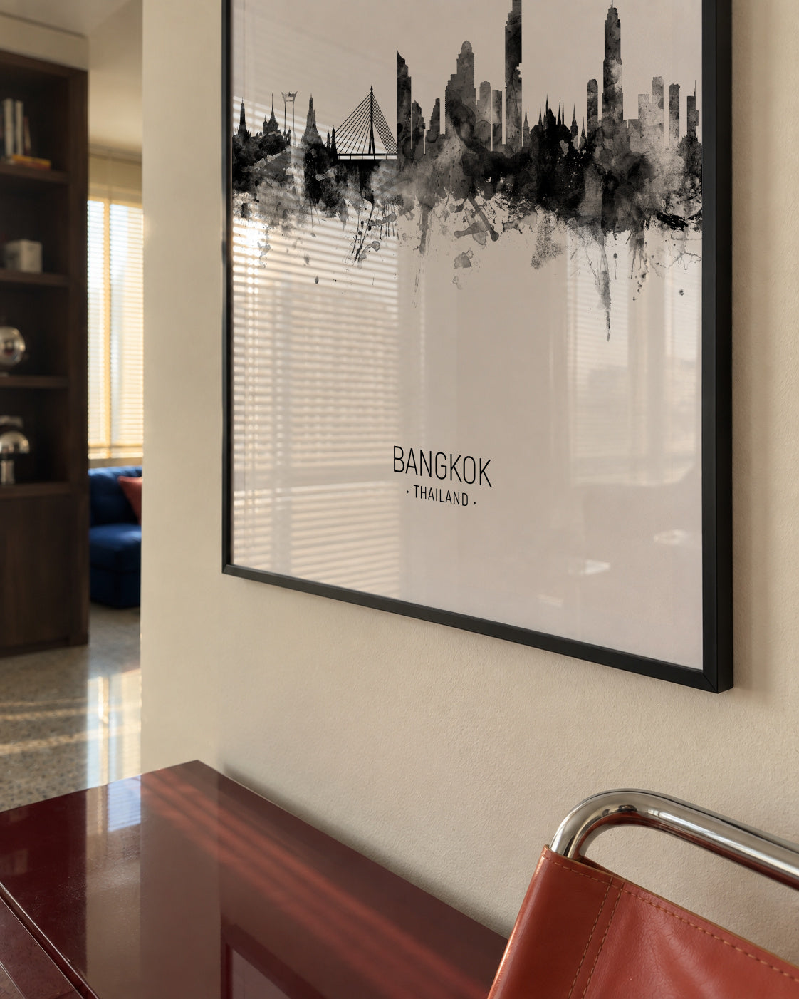Bangkok Skyline blanco y negro - Framed poster in an interior