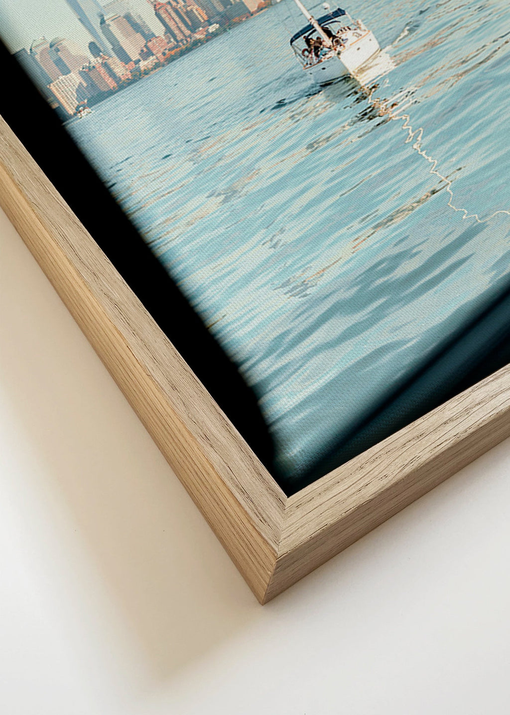 Cuadro de ciudades con velero frente al skyline – Canvas detail