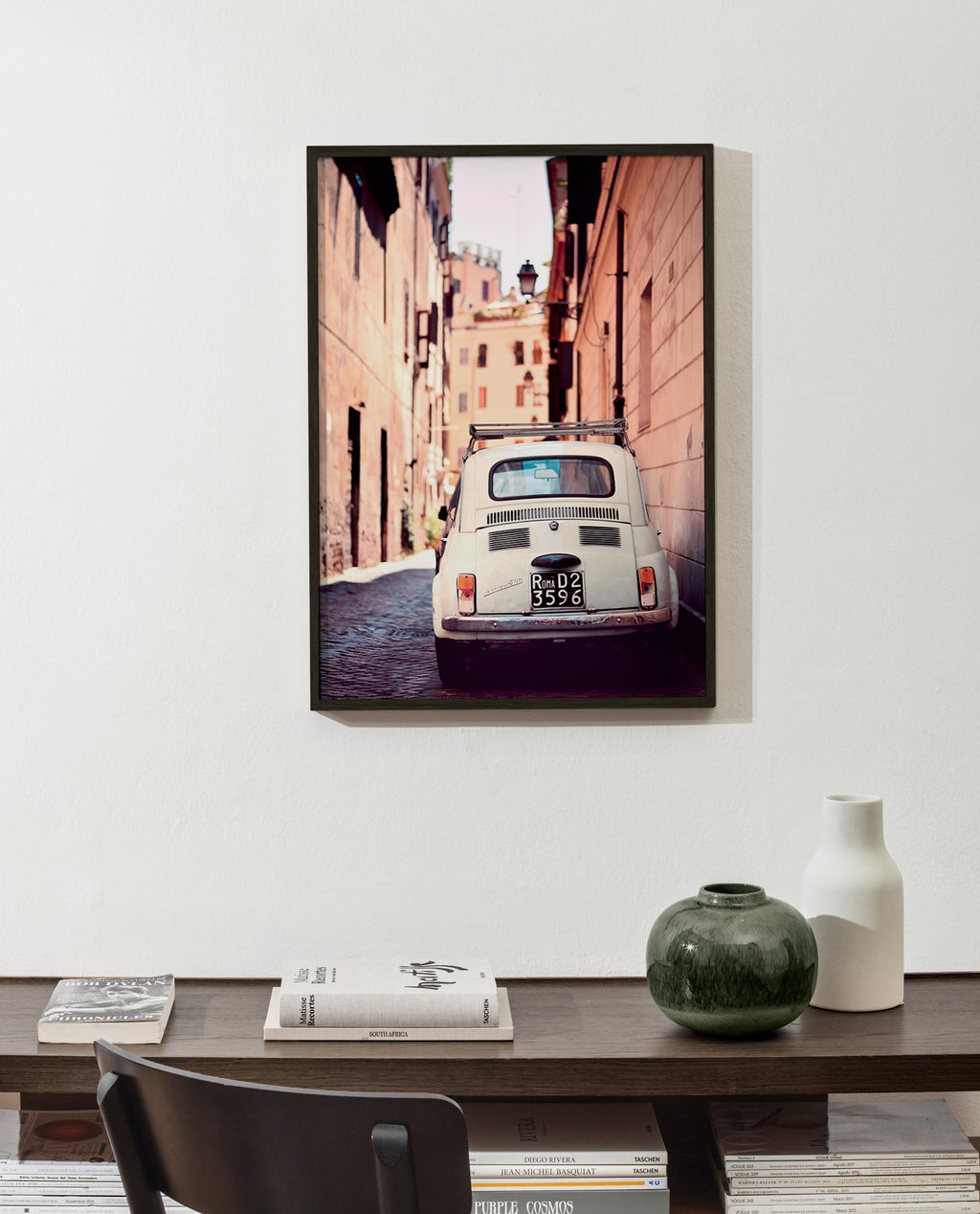 Cuadro de ciudades con coche clásico en calle romana – Product1