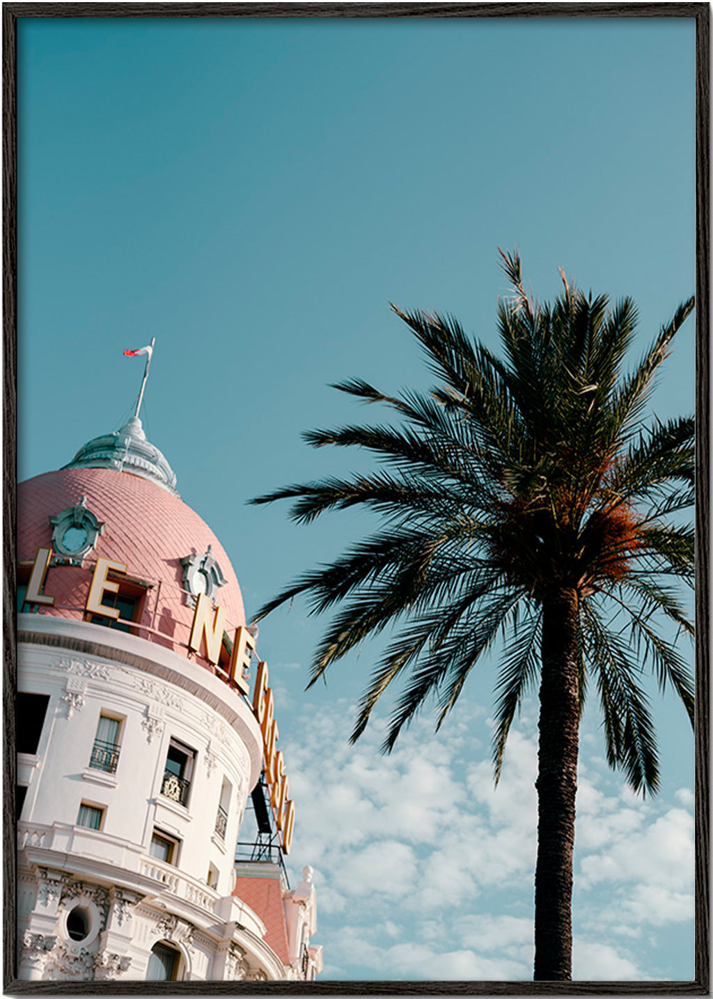 Cuadro de ciudades Riviera con cúpula y palmera – Black Frame