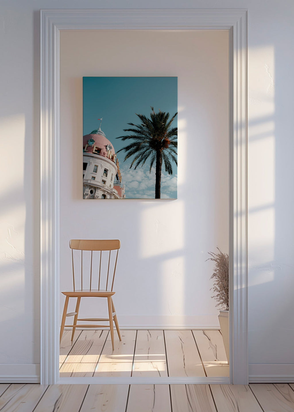 Cuadro de ciudades Riviera con cúpula y palmera – Canvas