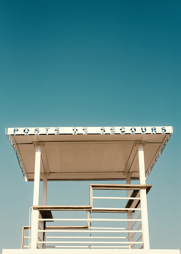 Fotografía: poste de secours sobre cielo azul