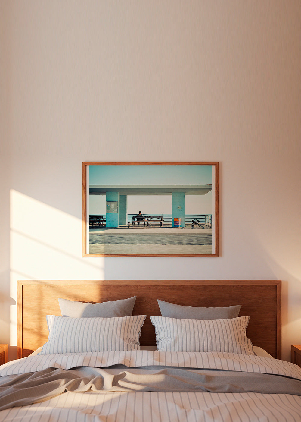 Fotografía en muelle con banco solitario – Product3