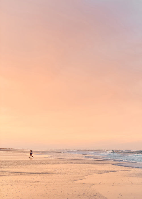 Cuadro de paisaje: playa al amanecer en tonos pastel