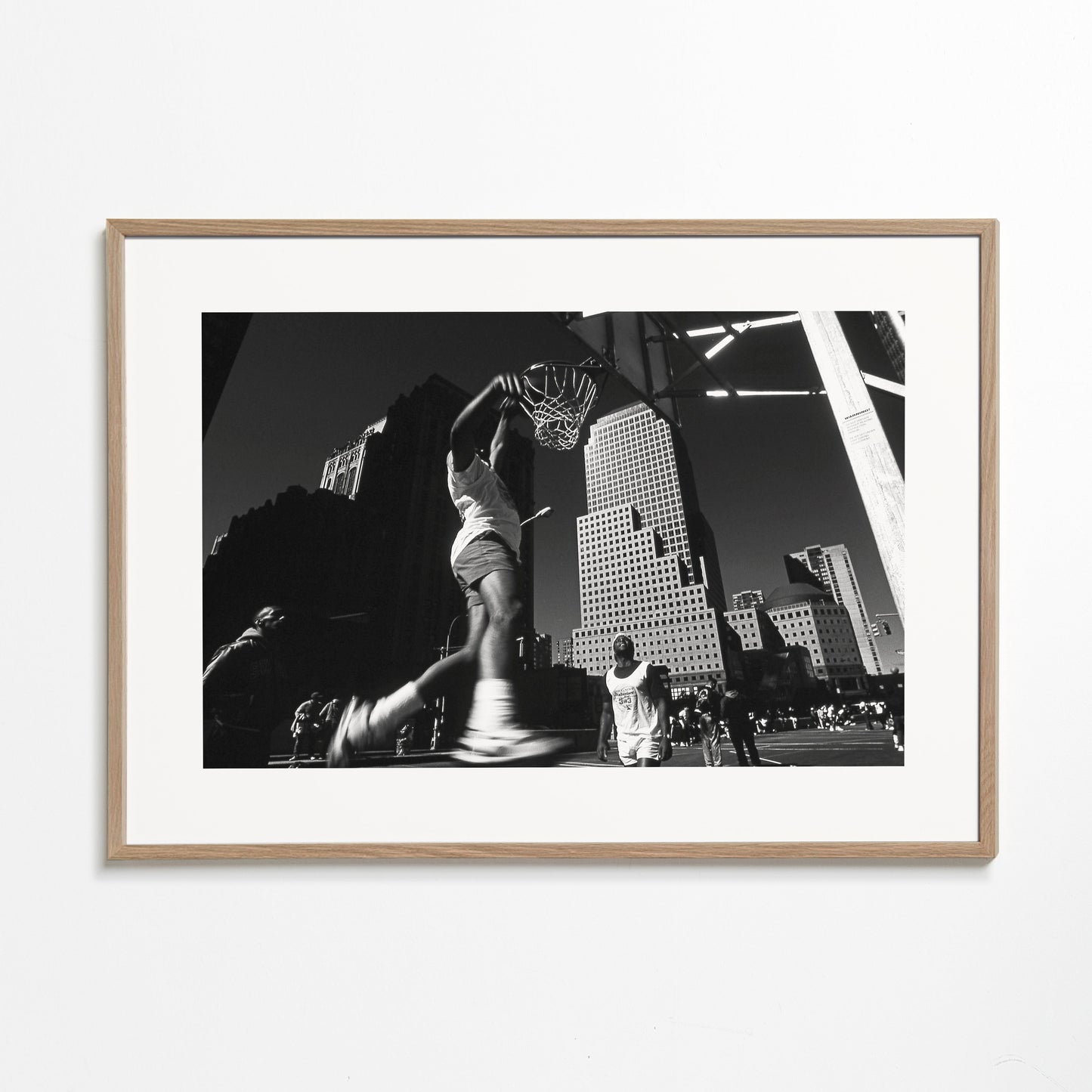 Dunking from the series Metropolis - Dieter Matthes