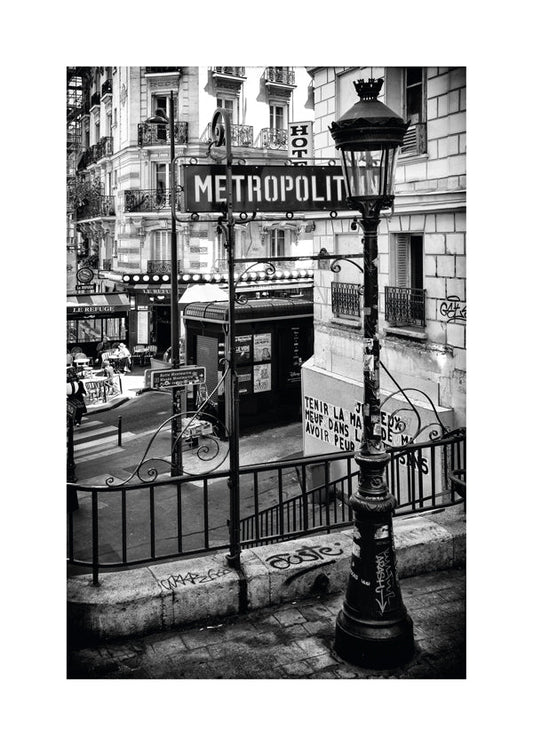 Black Montmartre - Paris Metro