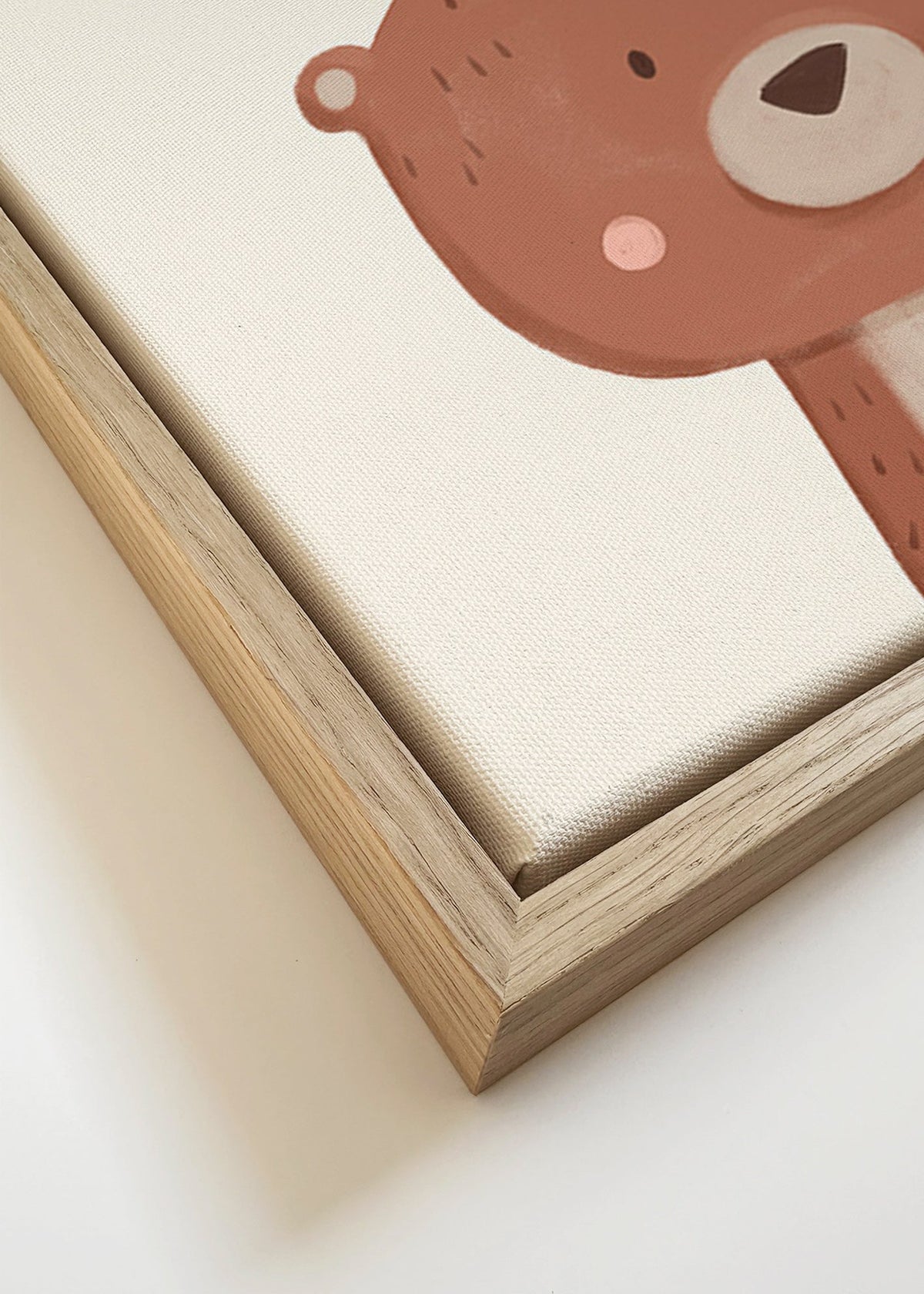 Lámina infantil oso dulce sobre fondo crema – Canvas detail