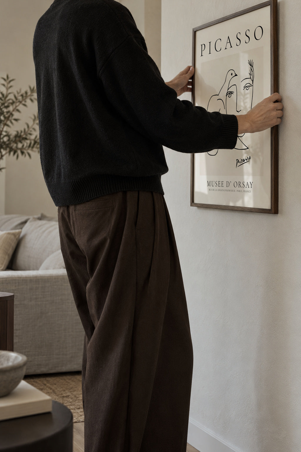 Pablo Picasso Dove Peace Women - Framed poster in an interior