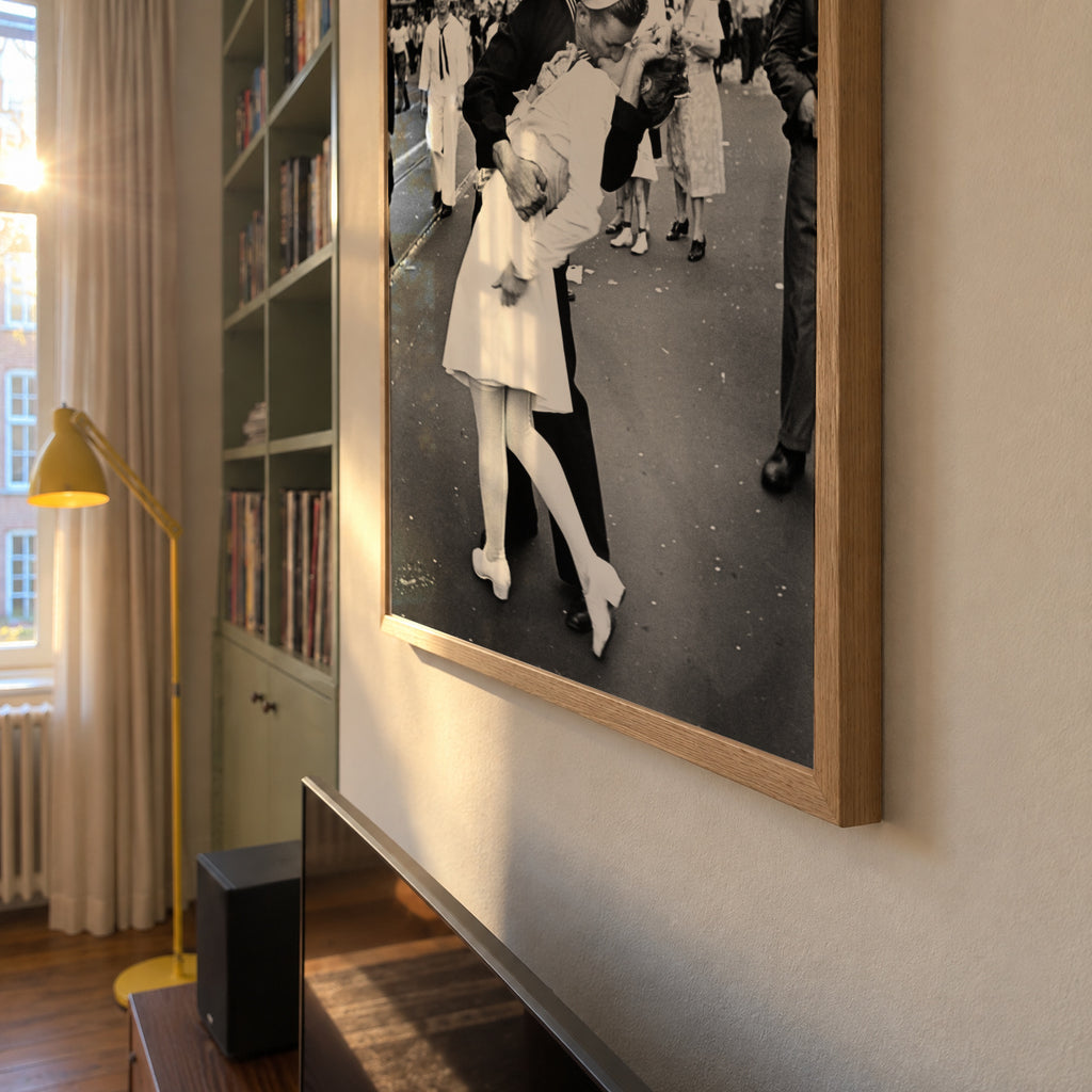 V-J Day Kiss Poster - vintage photograph - Framed poster detail