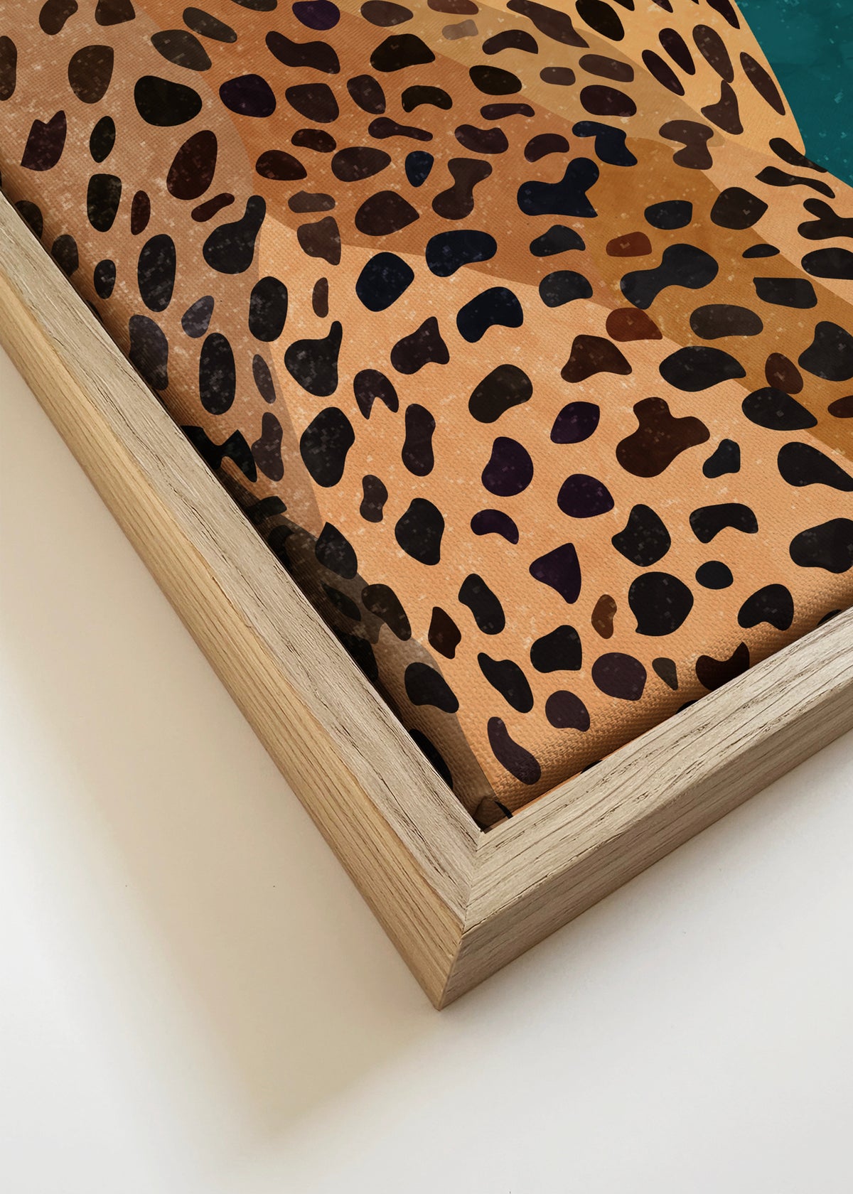Movie star Cheetah gold and green - Framed canvas detail