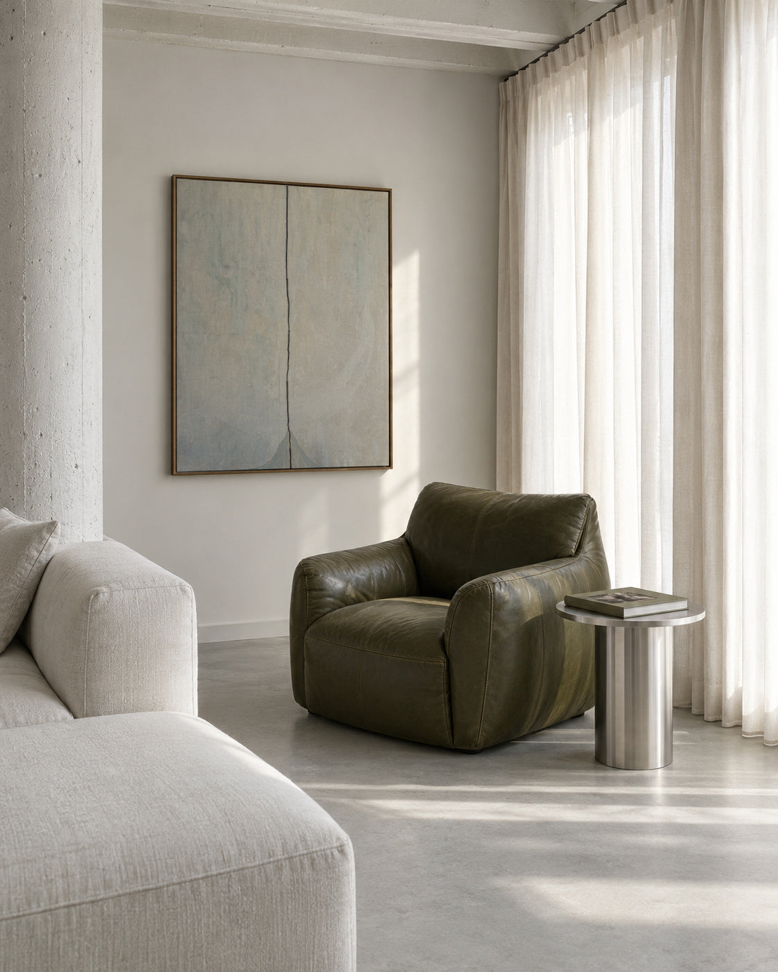 Montaña 1 - Framed canvas in an interior