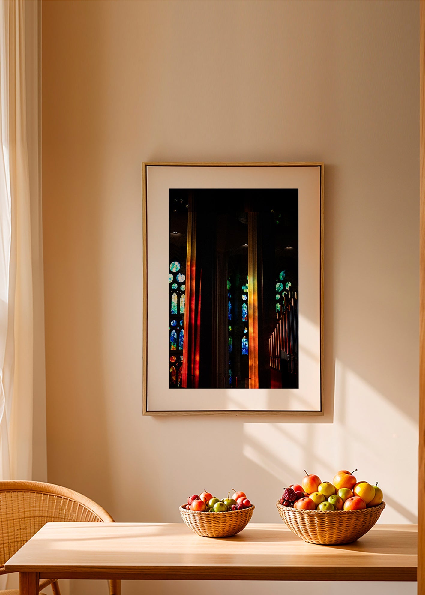 Fotografía de catedral con vidrieras iluminadas – Canvas2