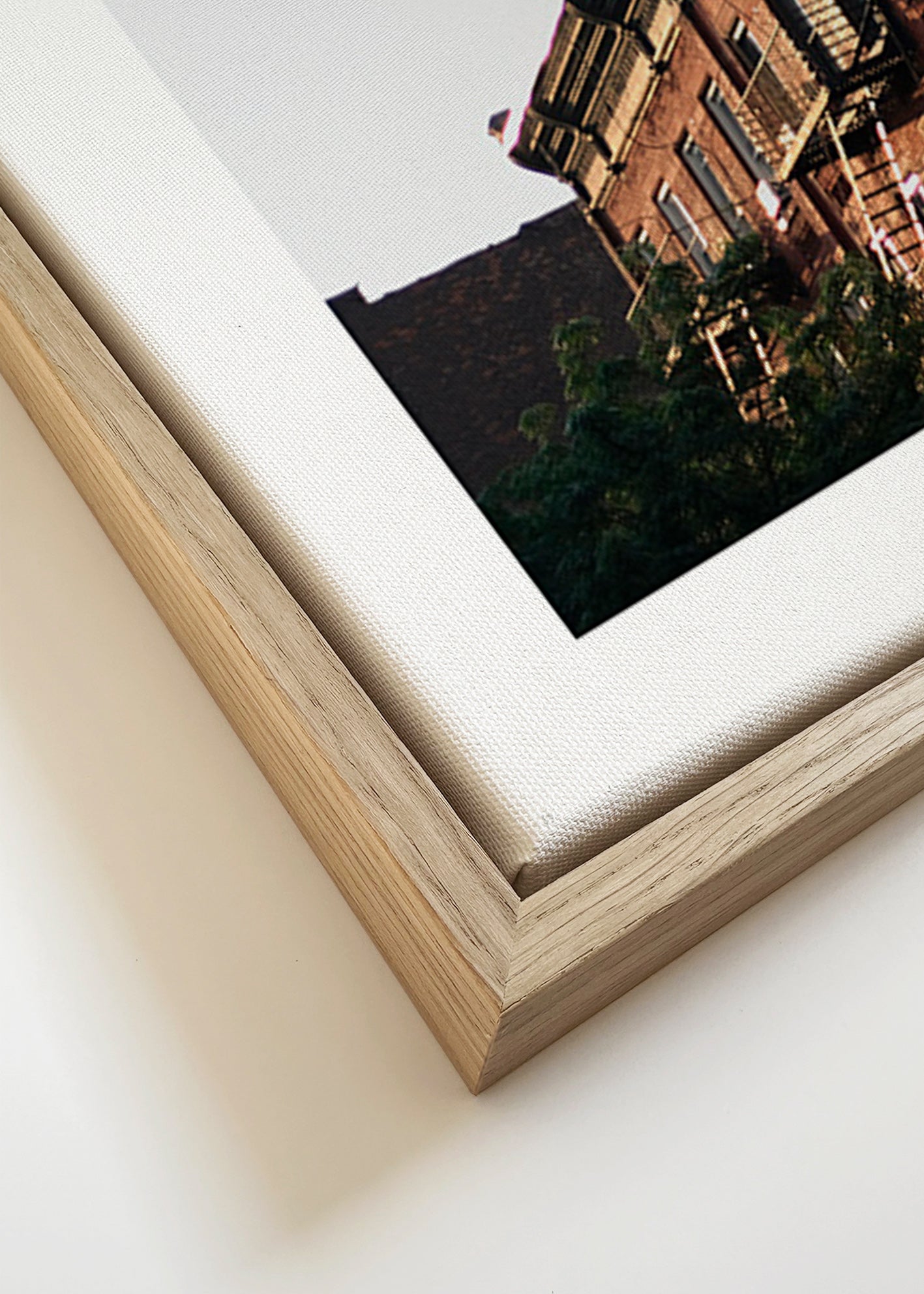 Cuadro de ciudades: fachada brownstone con escaleras de emergencia – Canvas detail