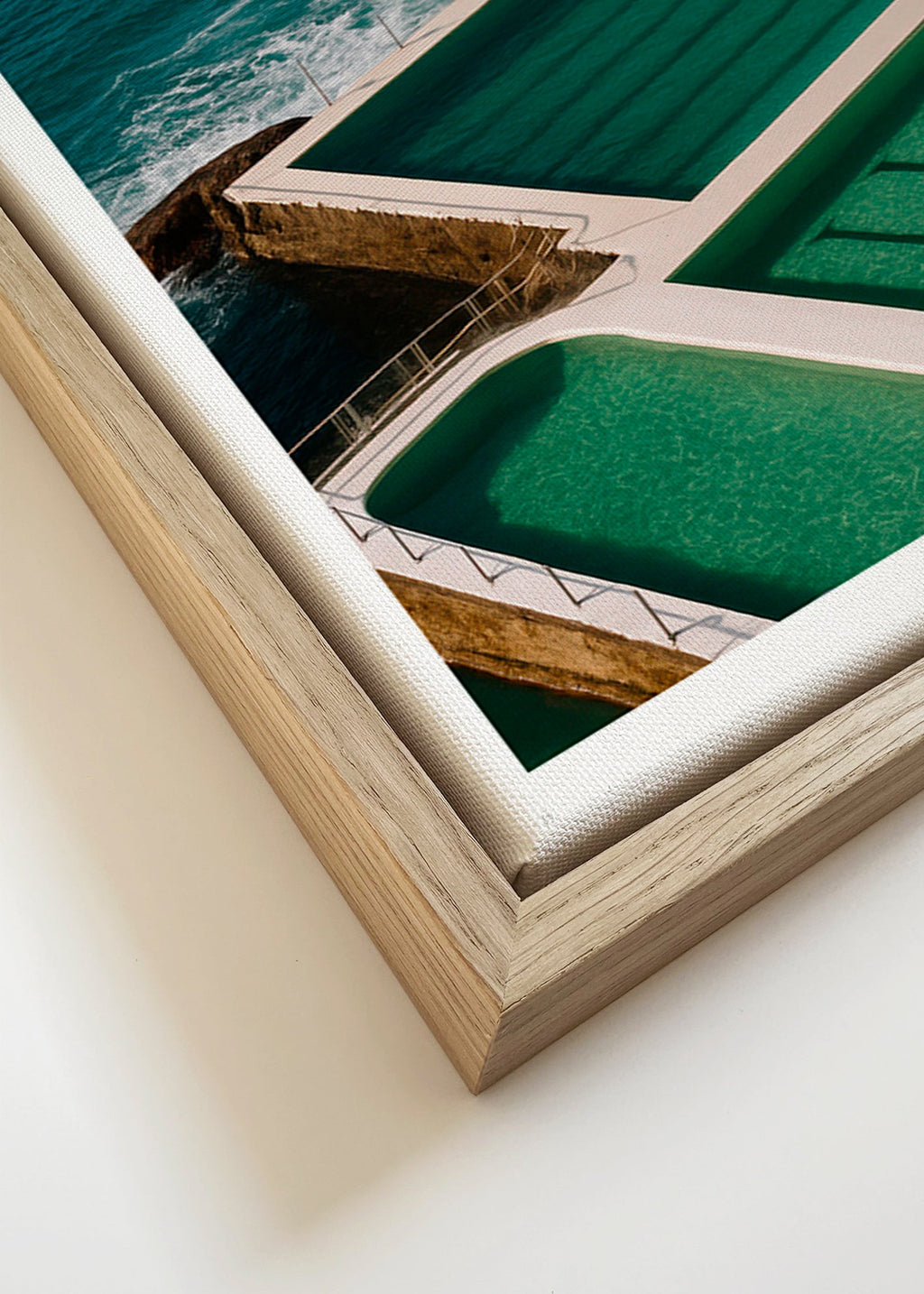 Cuadro de paisaje con piscinas junto al mar – Canvas detail