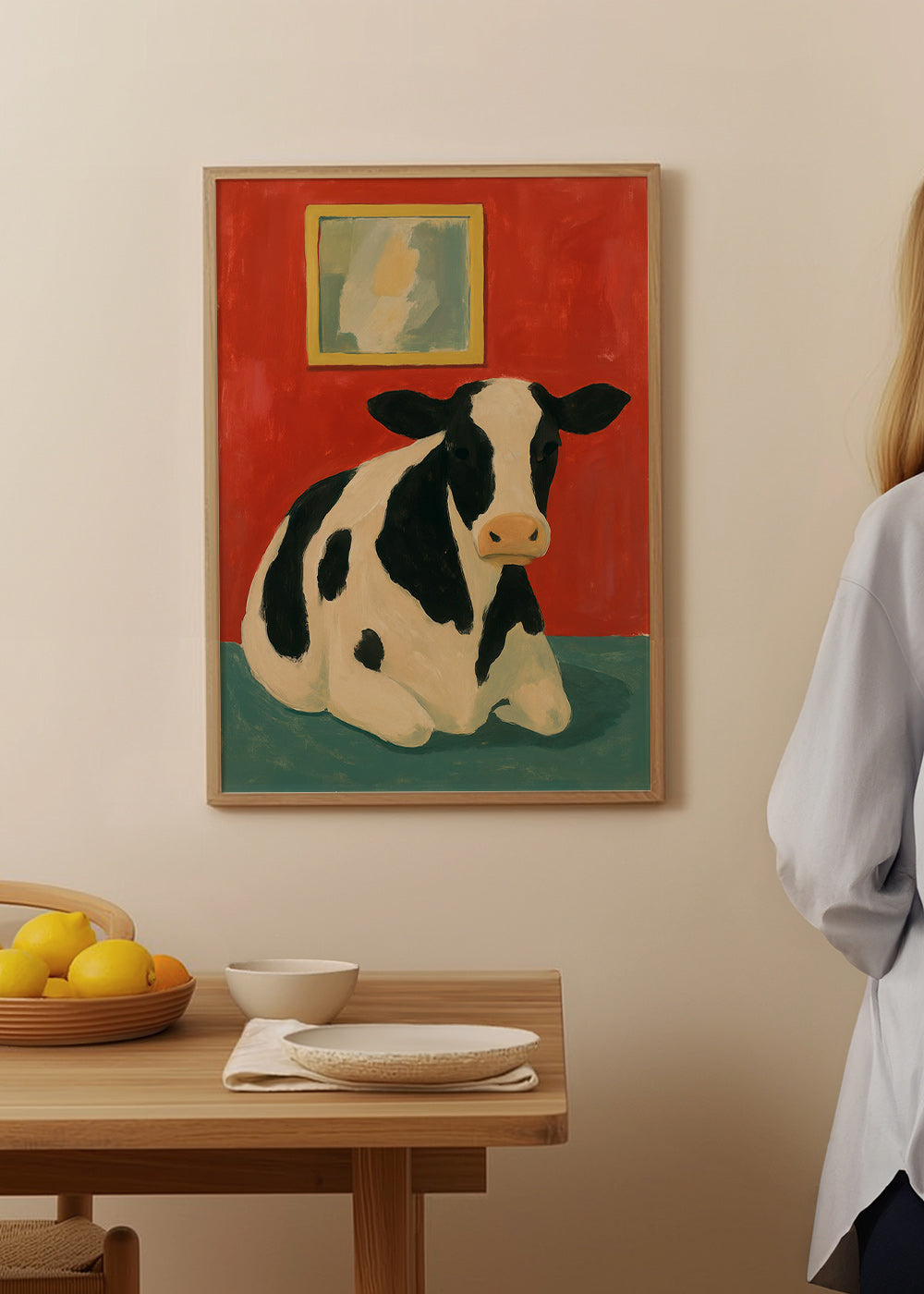 Cuadro vaca reposando en fondo rojo – Product2