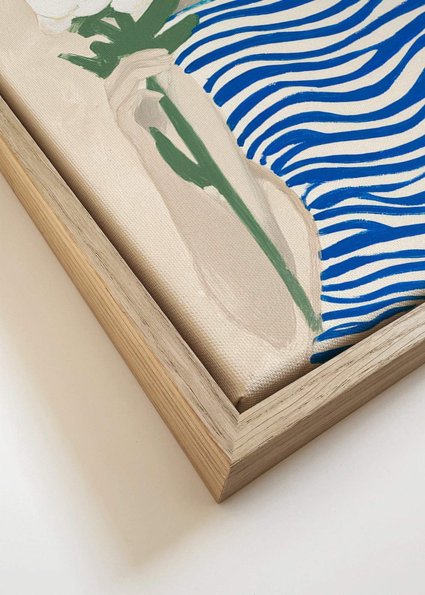 Lámina botánica: mujer con flor y rayas azules – Canvas detail