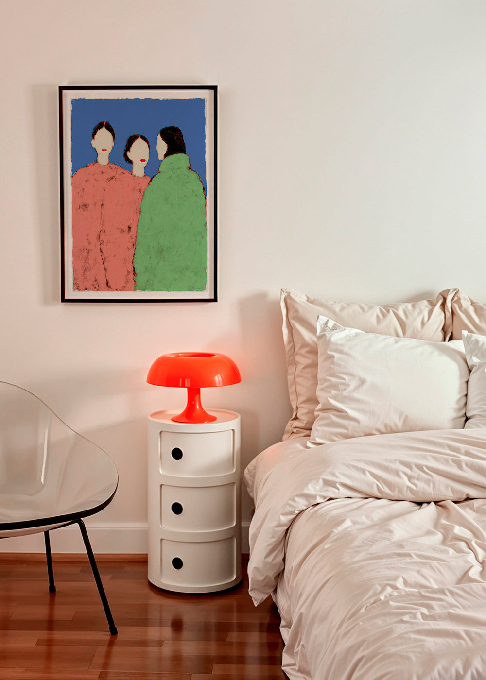 Ilustración de tres figuras estilizadas sobre fondo azul – Product1