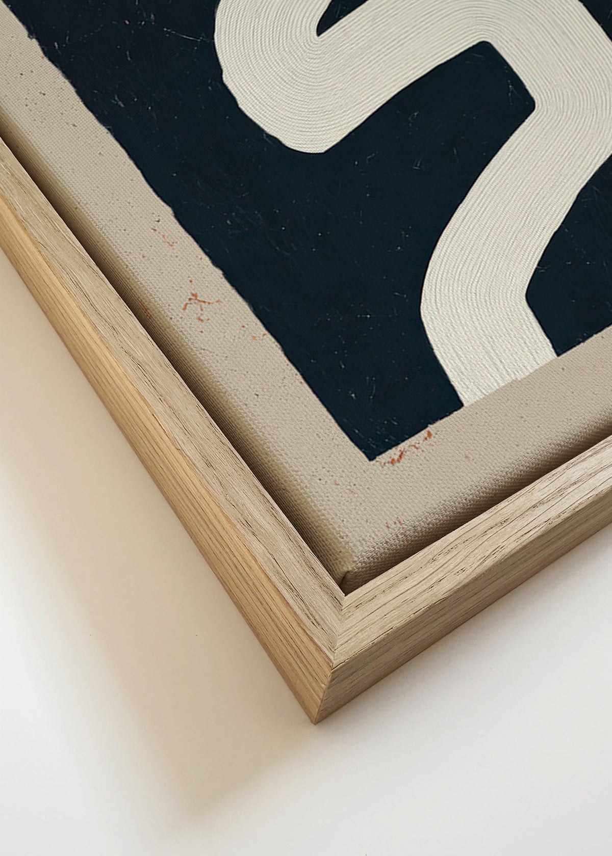 Cuadro minimalista curva blanca sobre fondo oscuro – Canvas detail