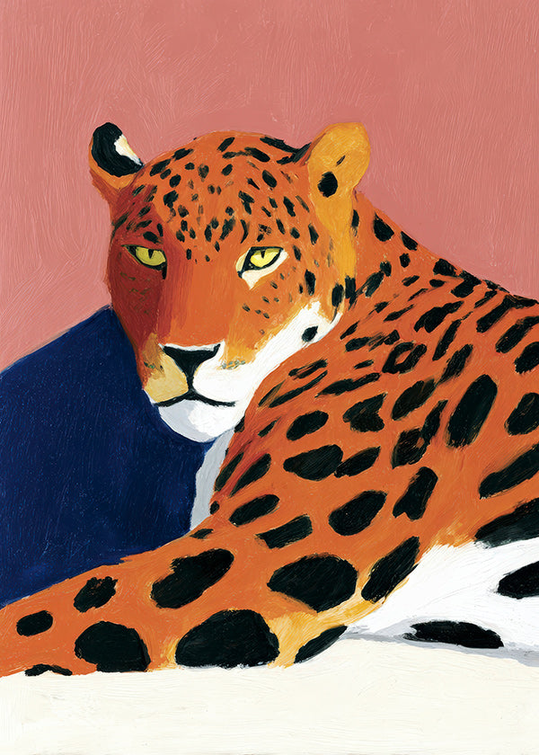Cuadro leopardo acostado sobre fondo rosa