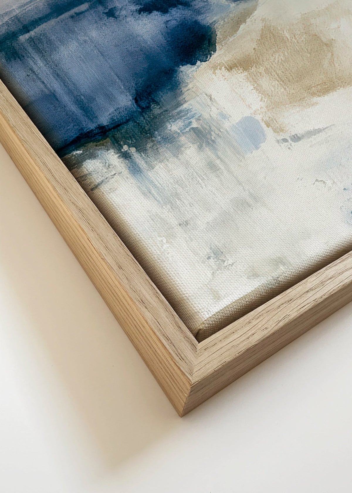 Cuadro abstracto con niebla invernal y toques azules – Canvas detail