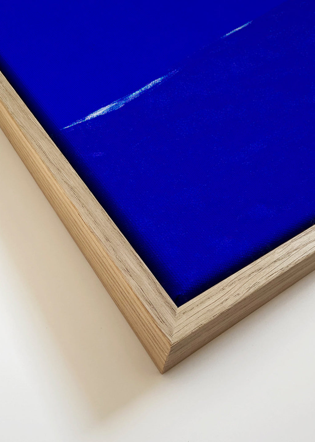 Cuadro abstracto azul con horizonte sutil – Canvas detail