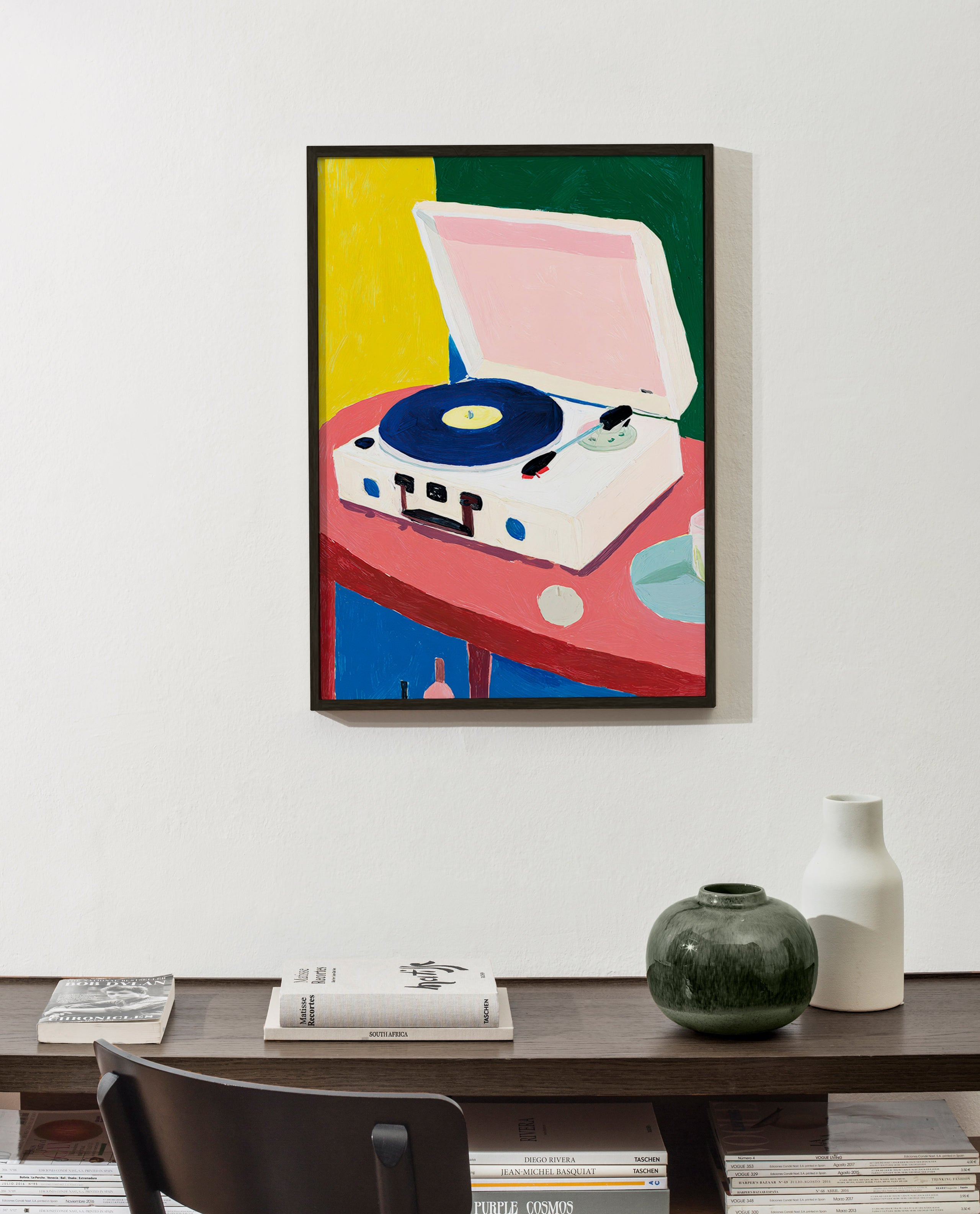 Ilustración: tocadiscos retro sobre mesa rosa – Product2