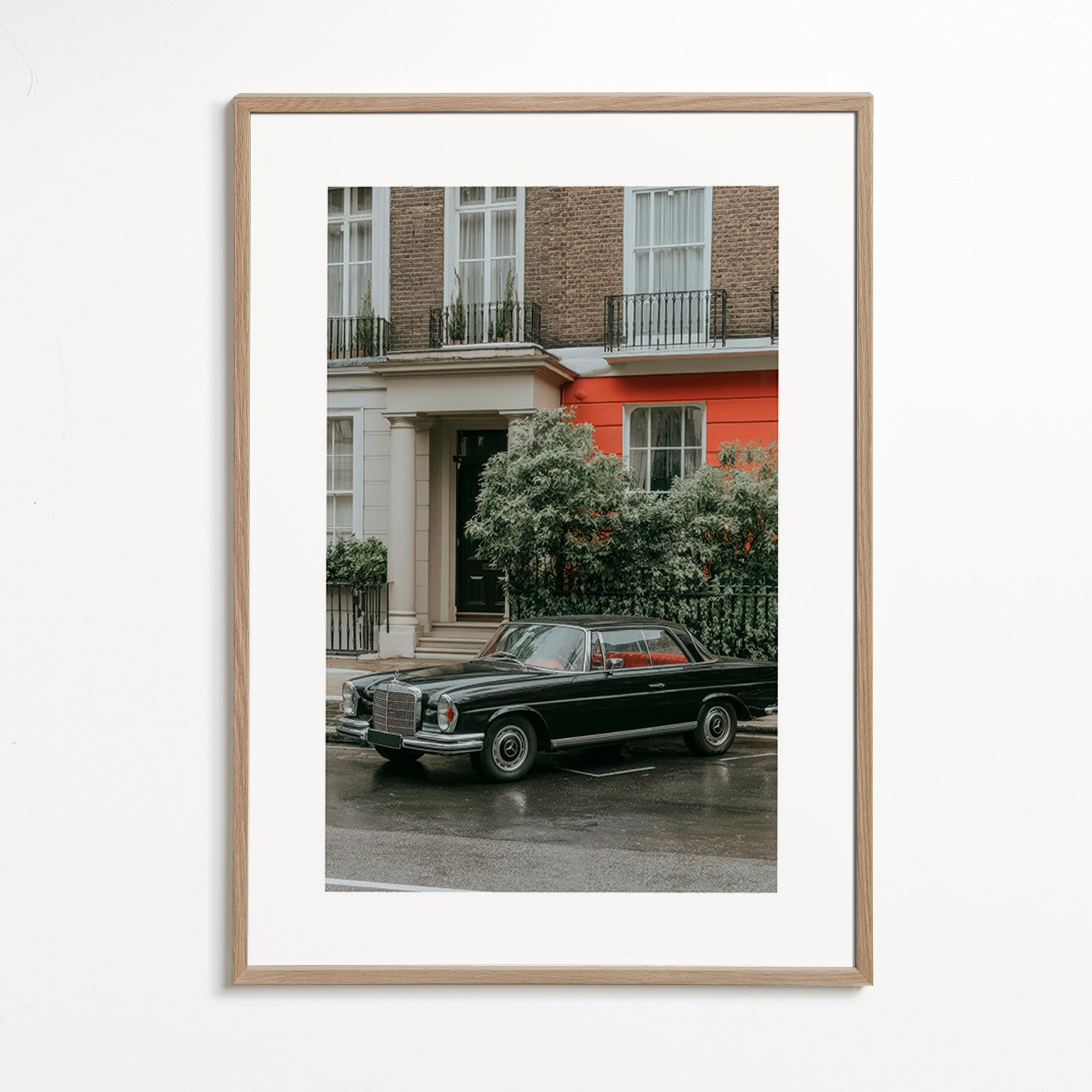 Fotografía urbana con coche clásico – Oak Frame