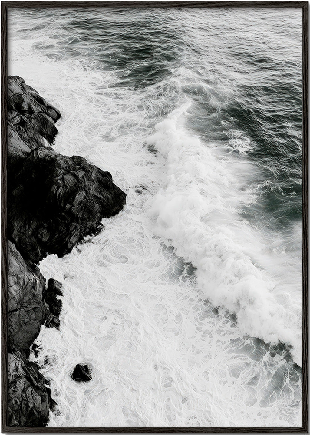 Cuadro de paisaje: rocas atlánticas en blanco y negro – Black Frame
