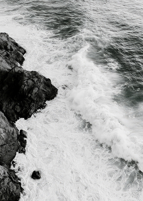 Cuadro de paisaje: rocas atlánticas en blanco y negro