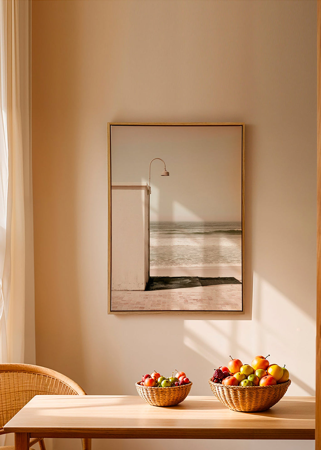 Cuadro de paisaje con playa y farol minimalista – Canvas2