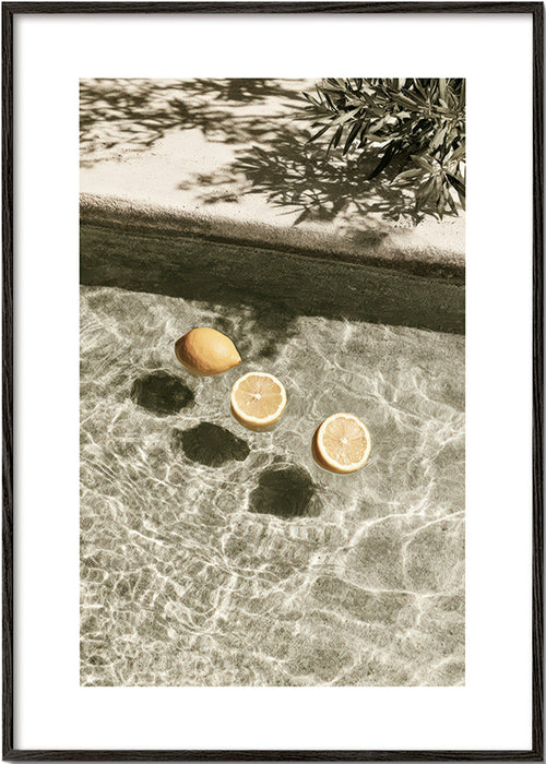 Cuadro de cocina con limones flotando – Black Frame